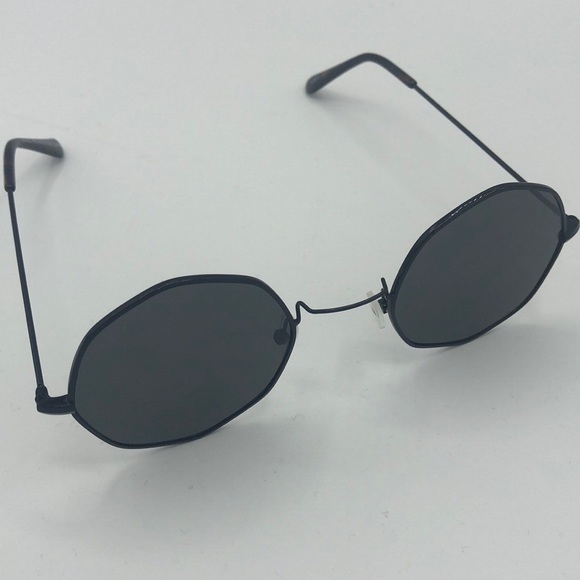 Accessories - Black Lenses Sunglasses